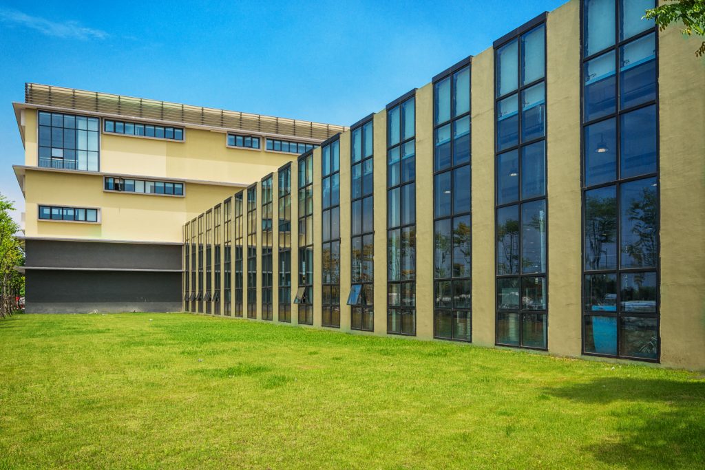 Parent guide to CBSE schools in Hyderabad showing modern school campus.